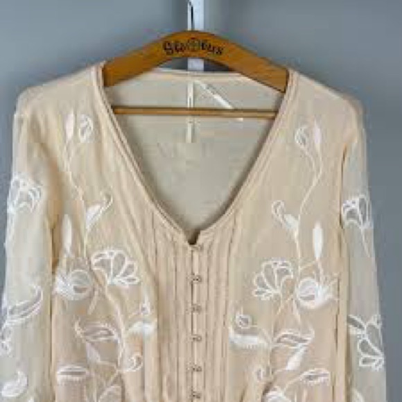 Anthropology Women Top Beige Embroidery Cropped Boho Peasants Cottage Core Sz S - Picture 4 of 5